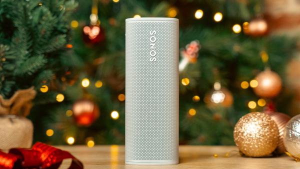 2022 Christmas Gift Guide: Top 20 Tech Gifts