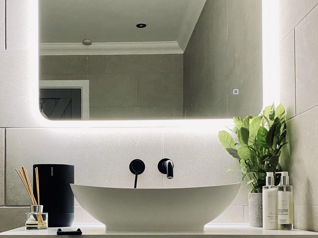 Bluetooth speaker best sale bathroom ceiling