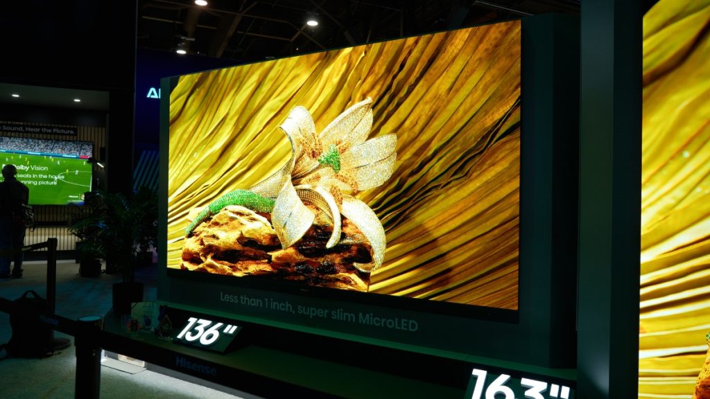 Hisense 136MX on CES show floor